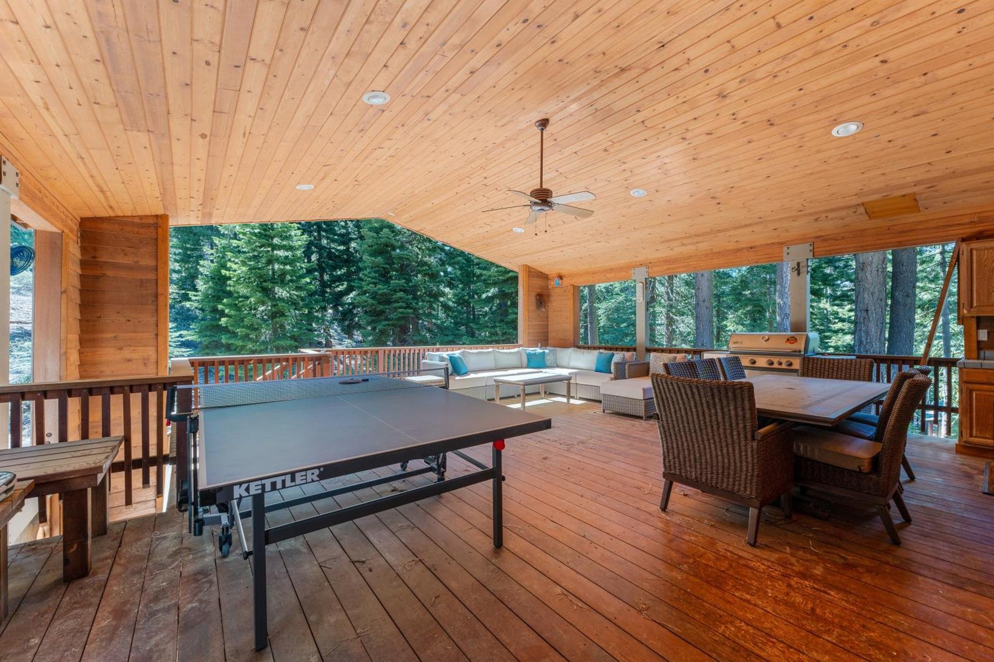 The Pinecrest Retreat- 10 Mins To Northstar! Hot Tub, Large Deck, Views, And Games Villa ทาโฮวิสตา ภายนอก รูปภาพ