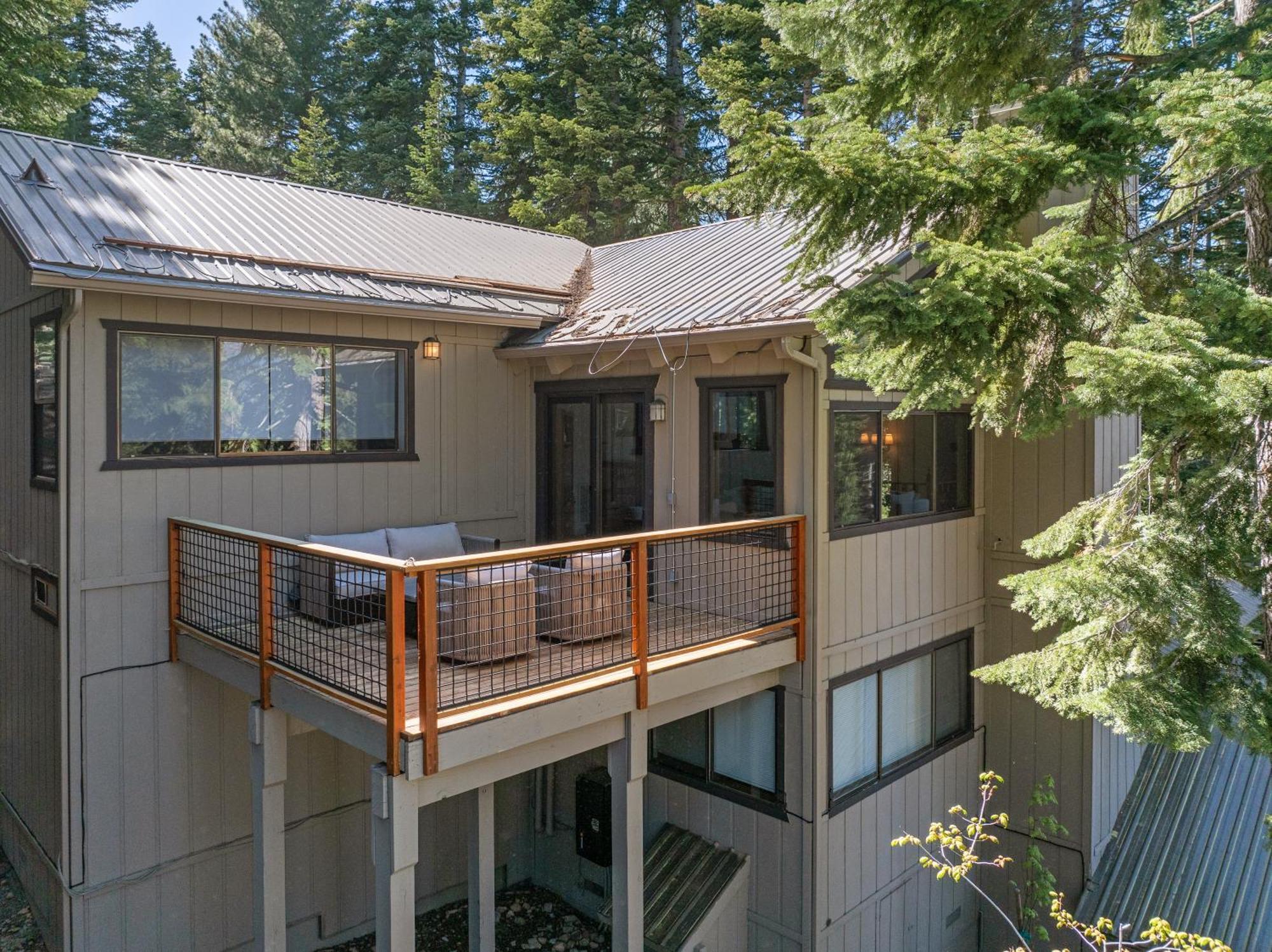 The Pinecrest Retreat- 10 Mins To Northstar! Hot Tub, Large Deck, Views, And Games Villa ทาโฮวิสตา ภายนอก รูปภาพ